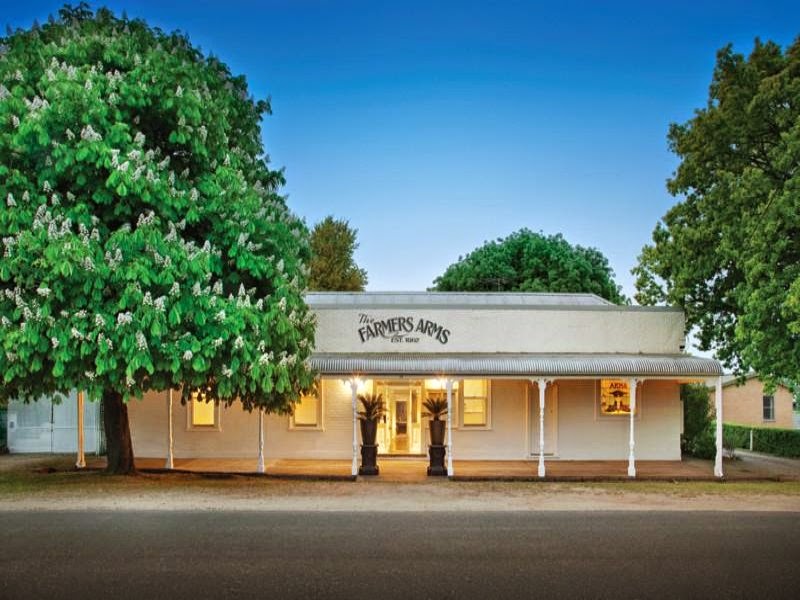 Unwind @ The Farmers Arms | lodging | 12 Dunsford St, Lancefield VIC 3435, Australia | 0354292288 OR +61 3 5429 2288
