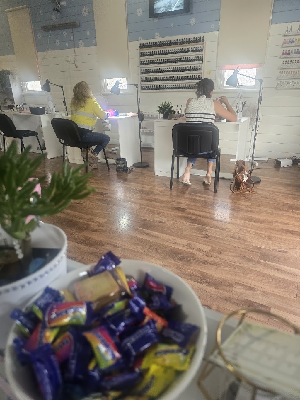 Lavi Nails &Beauty Laidley | 12 William St, Laidley QLD 4341, Australia | Phone: 0482 038 645