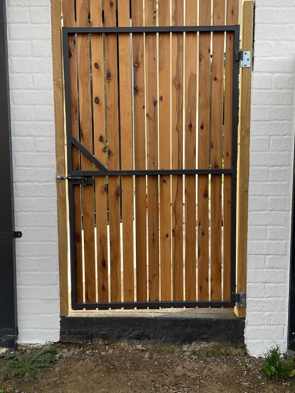 Little Fencing Company | High St, Woodend VIC 3442, Australia | Phone: 0419 160 978