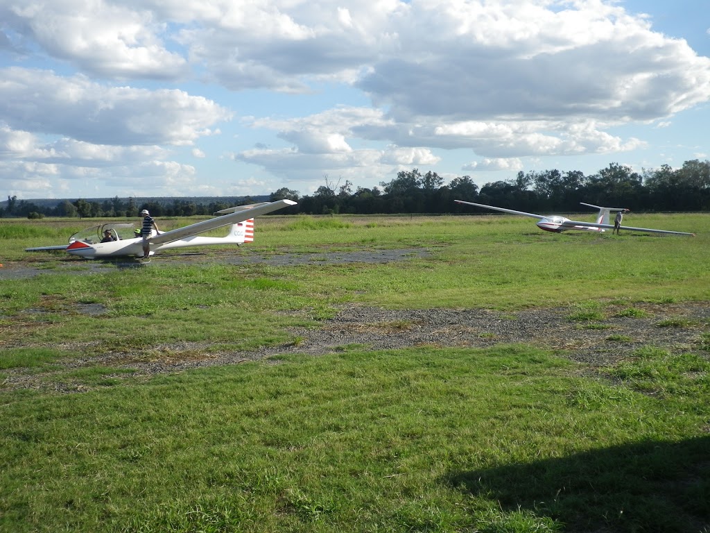 Central Queensland Gliding Club | university | LOT 2 Gliding Club Rd, Dixalea QLD 4702, Australia | 0413680590 OR +61 413 680 590