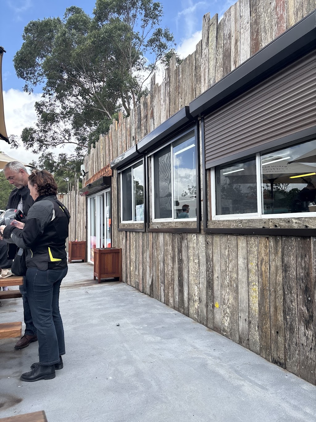 The Rock Roadhouse | 652 Gooreengi Rd, North Arm Cove NSW 2324, Australia | Phone: 0477 949 002