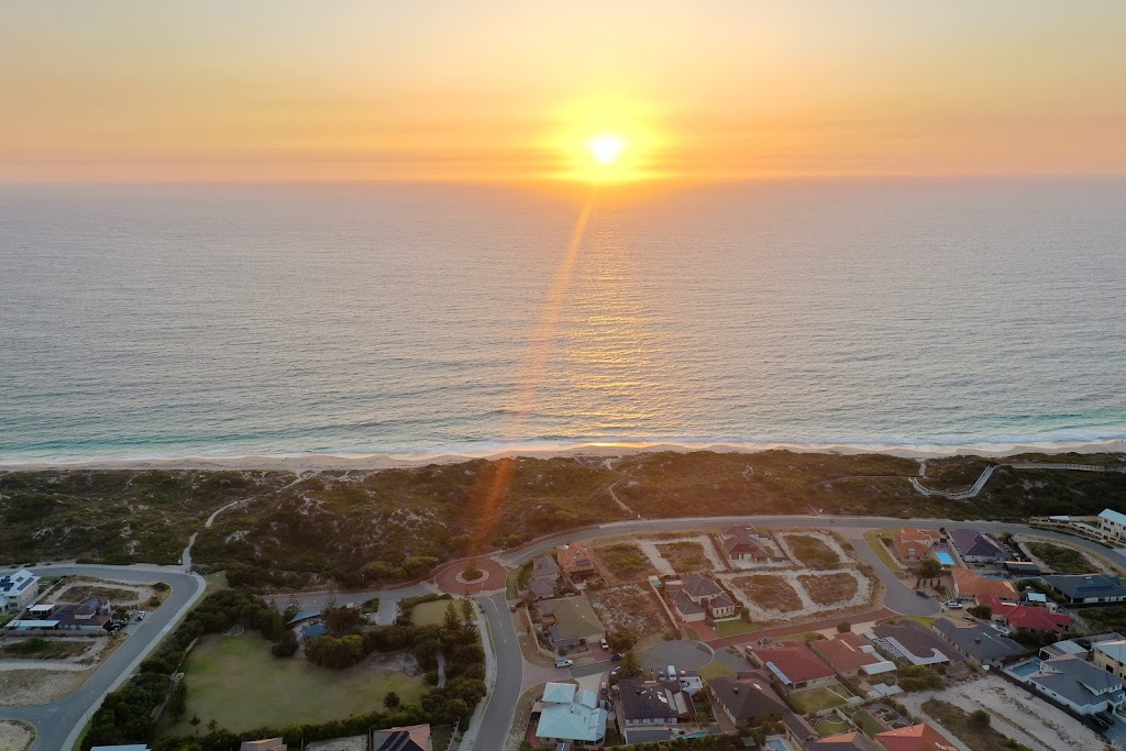 The Beachside Retreat | 41 Foreshore Vista, Yanchep WA 6035, Australia | Phone: 0429 520 490