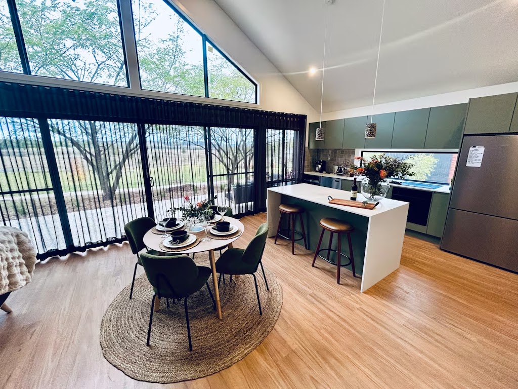 Luxury Villas @ Small Batch | 713a Black Springs Rd, St Fillans NSW 2850, Australia | Phone: 0420 839 395
