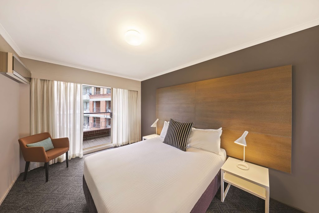 Adina Apartment Hotel Sydney Surry Hills | 359 Crown St, Surry Hills NSW 2010, Australia | Phone: (02) 8302 1000