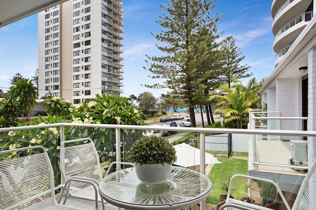 A PERFECT STAY Jos by the Sea | 3/120 Old Burleigh Rd, Broadbeach QLD 4218, Australia | Phone: 1300 588 277