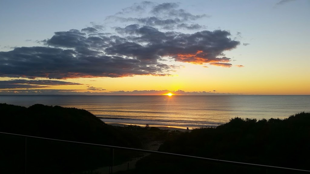 Wave Walk Car Park | 10 Wave Walk, Peppermint Grove Beach WA 6271, Australia