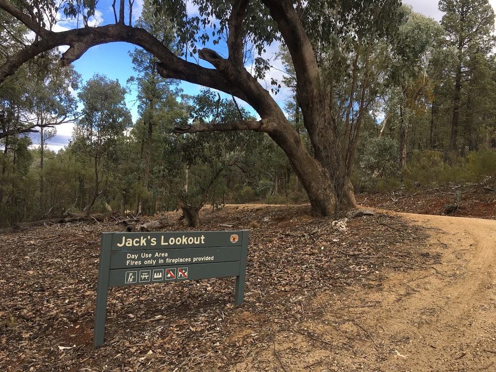 Jacks Lookout | tourist attraction | Kosciuszko National Park, Jindabyne NSW 2627, Australia | 0264505600 OR +61 2 6450 5600