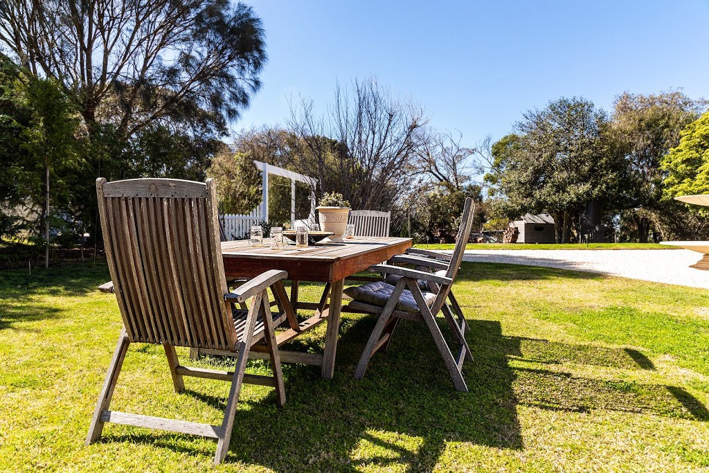 Springhill House on Pardalote | lodging | 1/13 Pardalote Cl, Queenscliff VIC 3225, Australia | 0412107558 OR +61 412 107 558