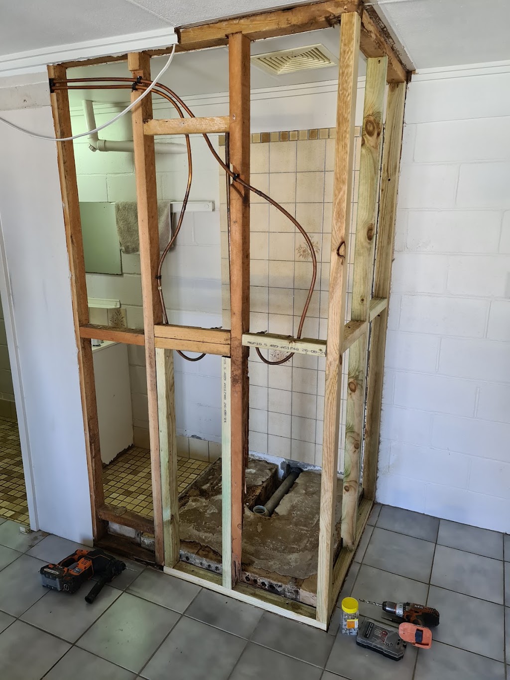 JLB Handyman | 12 Heather Ct, Woodford QLD 4514, Australia | Phone: 0434 558 998