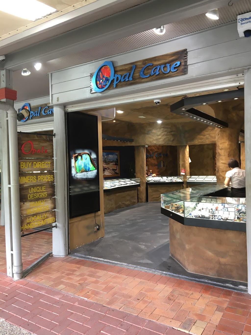 Kuranda Opal Cave | jewelry store | 7&8/, 25 Coondoo St, Kuranda QLD 4881, Australia | 0740939499 OR +61 7 4093 9499