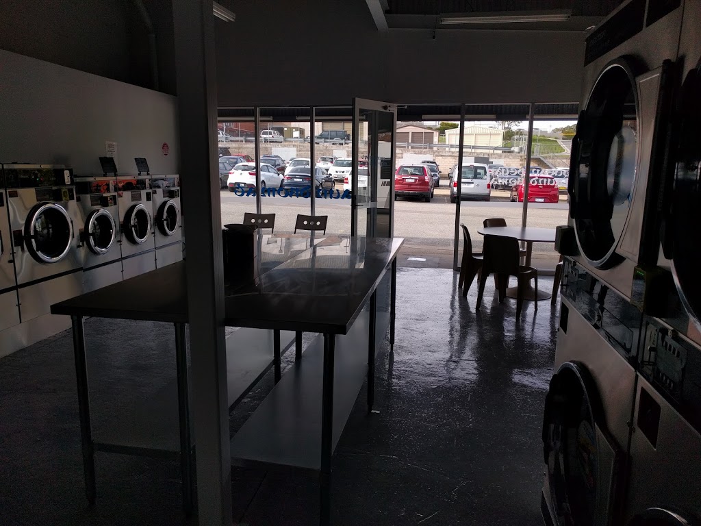 Queanbeyan Laundromat | Enter through Aldi carpark, 124 Crawford St, Queanbeyan NSW 2620, Australia | Phone: 0407 798 642