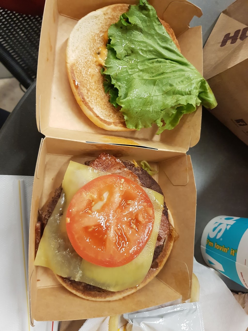 McDonalds Chadstone | meal takeaway | 1333 Dandenong Rd, Chadstone VIC 3148, Australia | 0395682468 OR +61 3 9568 2468