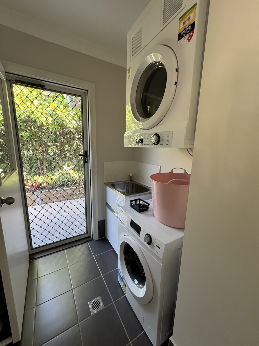 Camellia Cottage, Thirlmere | 15 Estonian Rd, Thirlmere NSW 2572, Australia | Phone: 0409 905 003