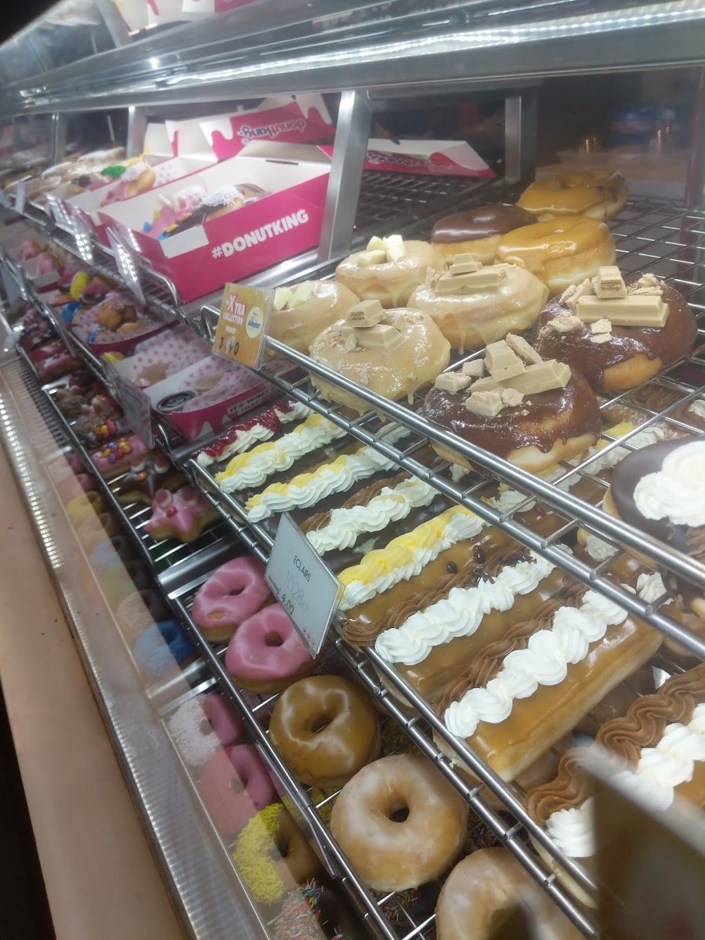 Donut King | bakery | Shop 2052 Charlestown Square, 30 Pearson St, Charlestown NSW 2290, Australia | 0249423715 OR +61 2 4942 3715