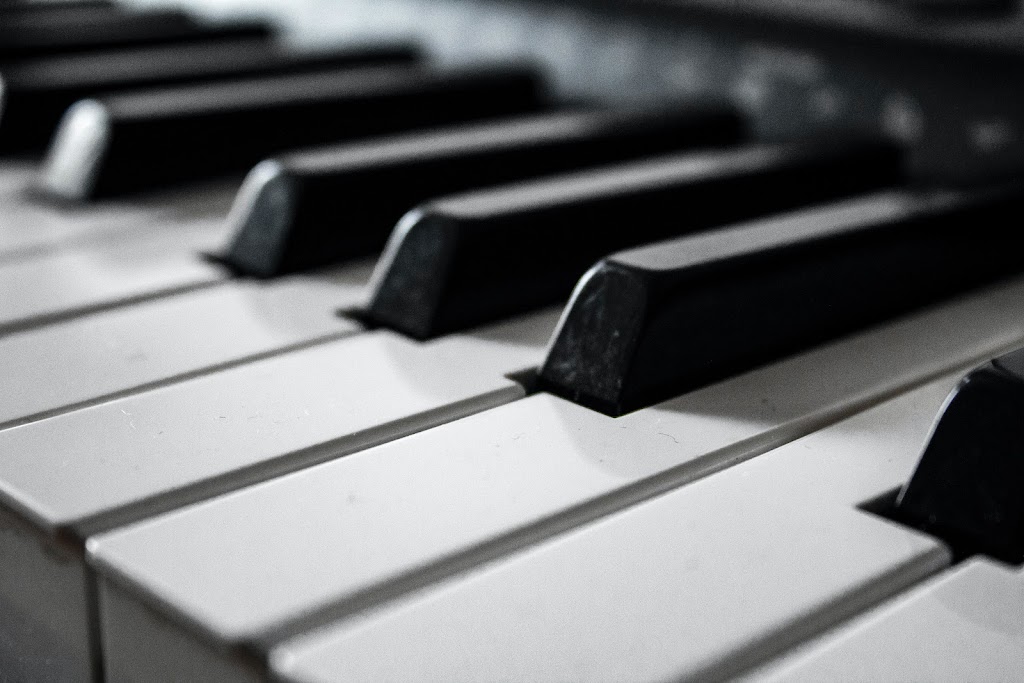 Piano Lessons Noosa with Christine Mulhall | David St, Noosa Heads QLD 4567, Australia | Phone: 0402 860 600