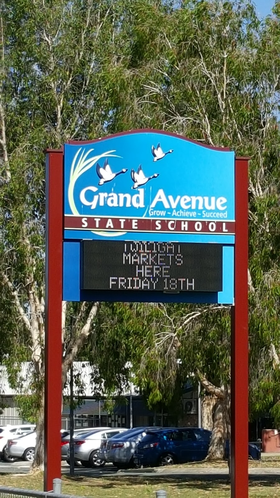 Grand Avenue State School | school | Centennial Way & Grand Avenue, Forest Lake QLD 4078, Australia | 0733720555 OR +61 7 3372 0555