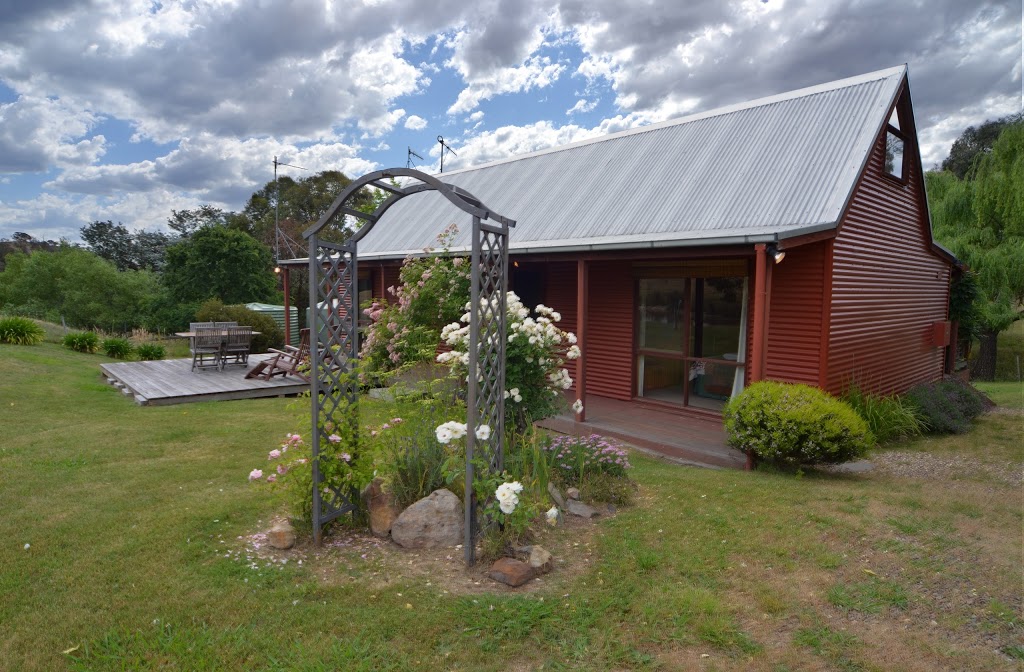 Moore House | 1467 Mansfield-Woods Point Rd, Piries VIC 3723, Australia | Phone: 0449 211 956