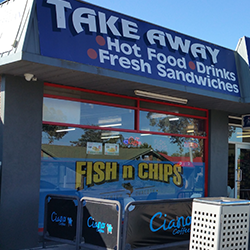 Lyrebird Fish n Chips and Convenience Store | convenience store | 55 Lyrebird Dr, Carrum Downs VIC 3201, Australia | 0397861371 OR +61 3 9786 1371