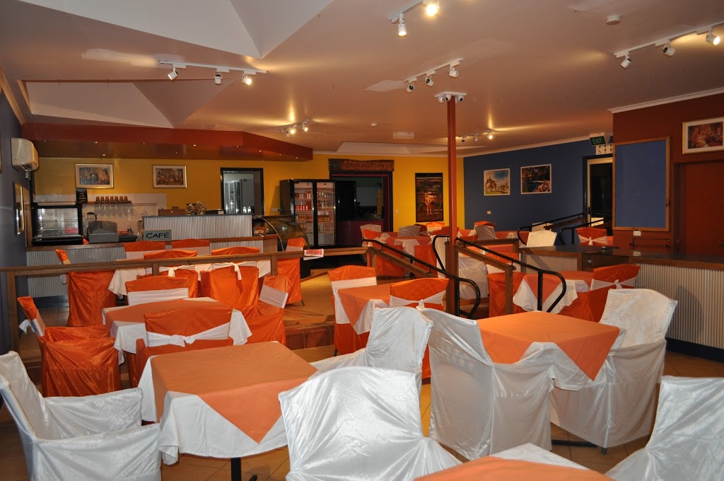 Family Refreshment Cafe & Restaurant | restaurant | 28 Lister St, Monto QLD 4630, Australia | 0741661118 OR +61 7 4166 1118