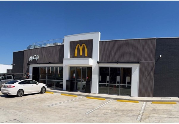 McDonalds Seaford | 176-178 Nepean Hwy, Seaford VIC 3198, Australia | Phone: (03) 8795 2802