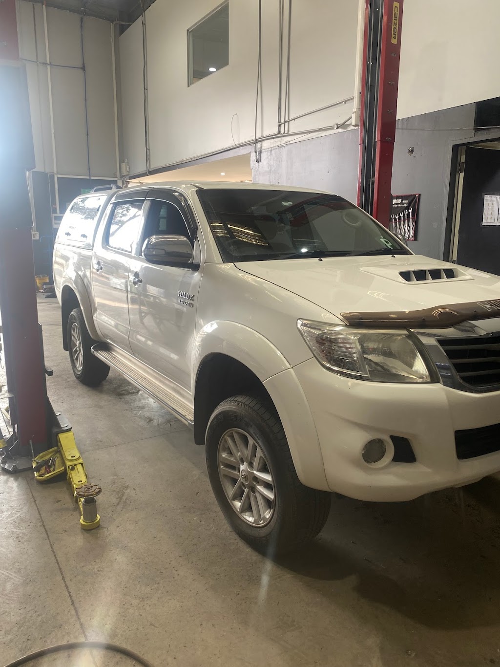 Mr.Lift2Low | 46 Chancellor Ave, Werribee VIC 3030, Australia | Phone: 0449 069 905