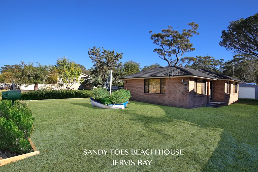 Sandy Toes Beach House, Jervis Bay - Pet Friendly - 2 Mins to Be | lodging | 14 King George St, Callala Beach NSW 2540, Australia