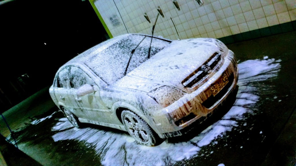 Kwik & Ezy Car Wash Taree | car wash | 2 Crescent Ave, Taree NSW 2430, Australia | 0403451432 OR +61 403 451 432