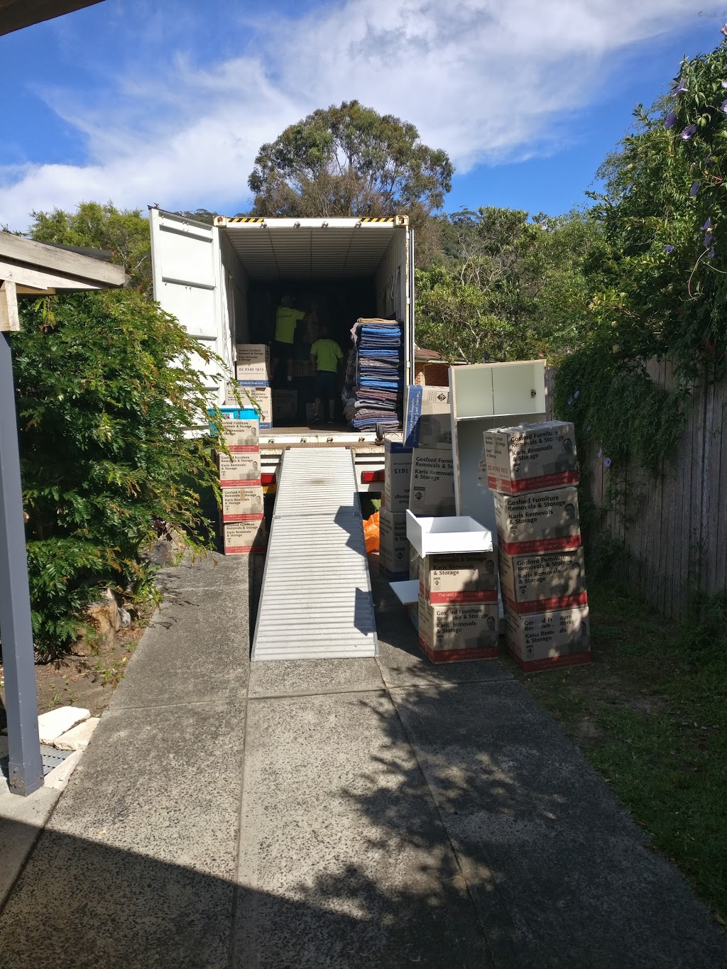 Karis Removals & Storage | moving company | 25 Somersby Falls Rd, Somersby NSW 2250, Australia | 0243401252 OR +61 2 4340 1252