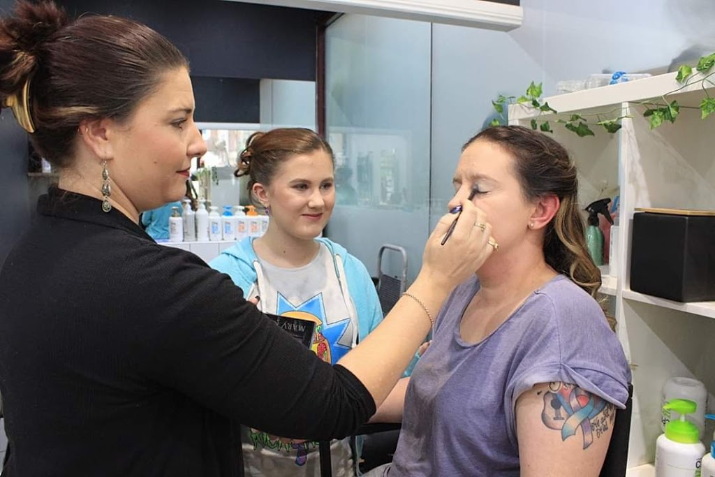 Naomi Tyrrell Mobile Makeup Artist | 6 Furness Pl, Cameron Park NSW 2285, Australia | Phone: 0437 653 329