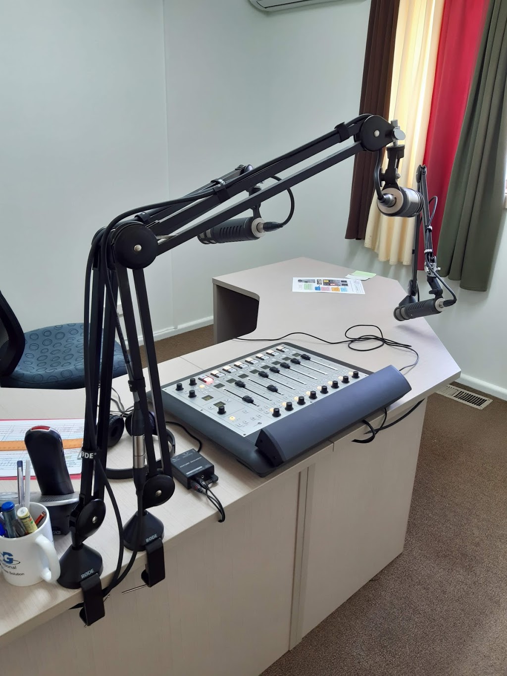 Armidale Community Radio FM 92.1 | 124 Kentucky St, Armidale NSW 2350, Australia | Phone: (02) 6772 1486