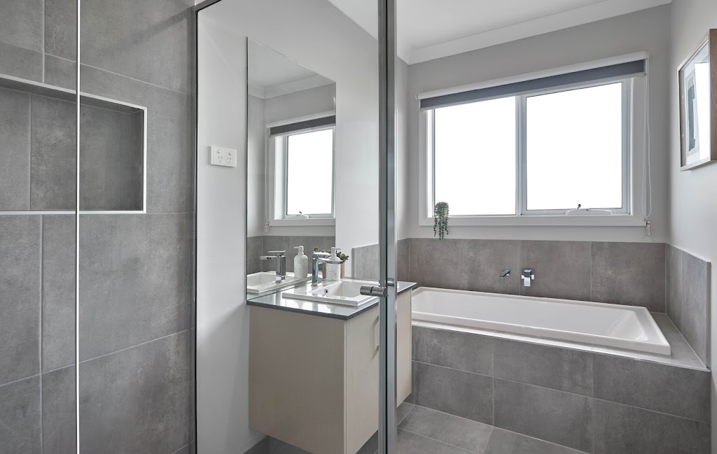 SJD Homes Display Home - Averley Estate, Nar Nar Goon North | 50 Apsley Pkwy, Nar Nar Goon North VIC 3812, Australia | Phone: (03) 9095 8000