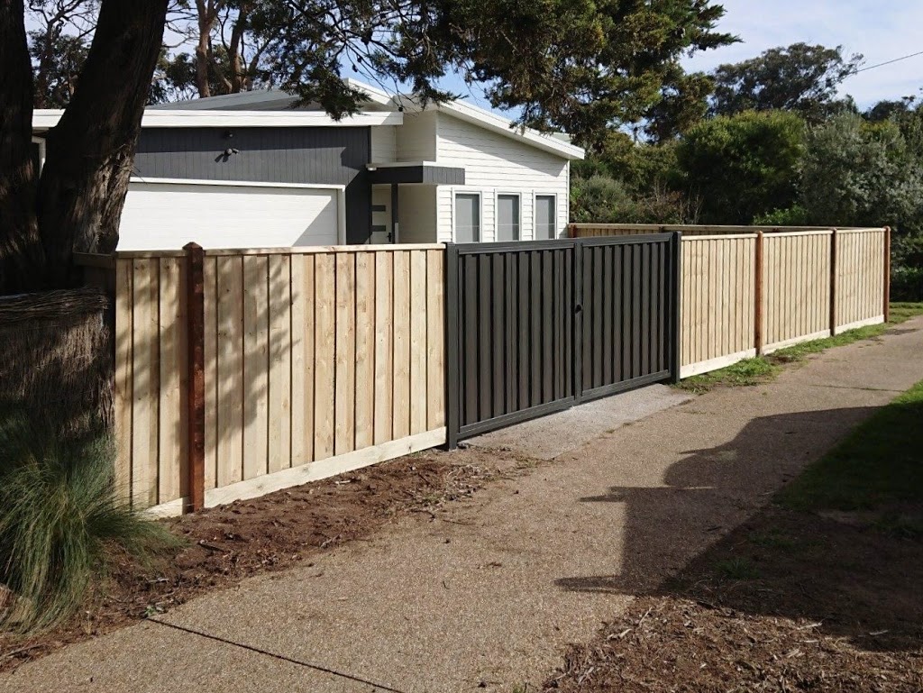 Rampart Fencing & Retaining Walls | 1010 Seven Mile Rd, Koo Wee Rup North VIC 3981, Australia | Phone: (03) 5997 7375