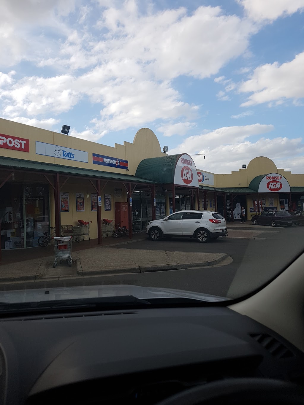 Romsey SUPA IGA | supermarket | 12/107 Main St, Romsey VIC 3434, Australia | 0354295172 OR +61 3 5429 5172