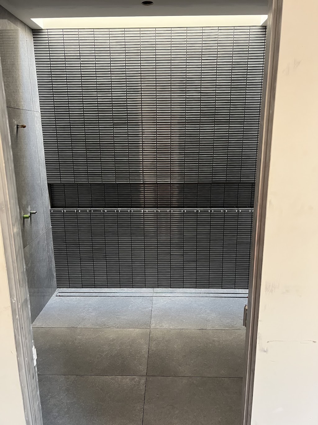 Lux Star Tiling Pty Lyd | 10 Lakefield Way, Cairnlea VIC 3023, Australia | Phone: 0470 504 082