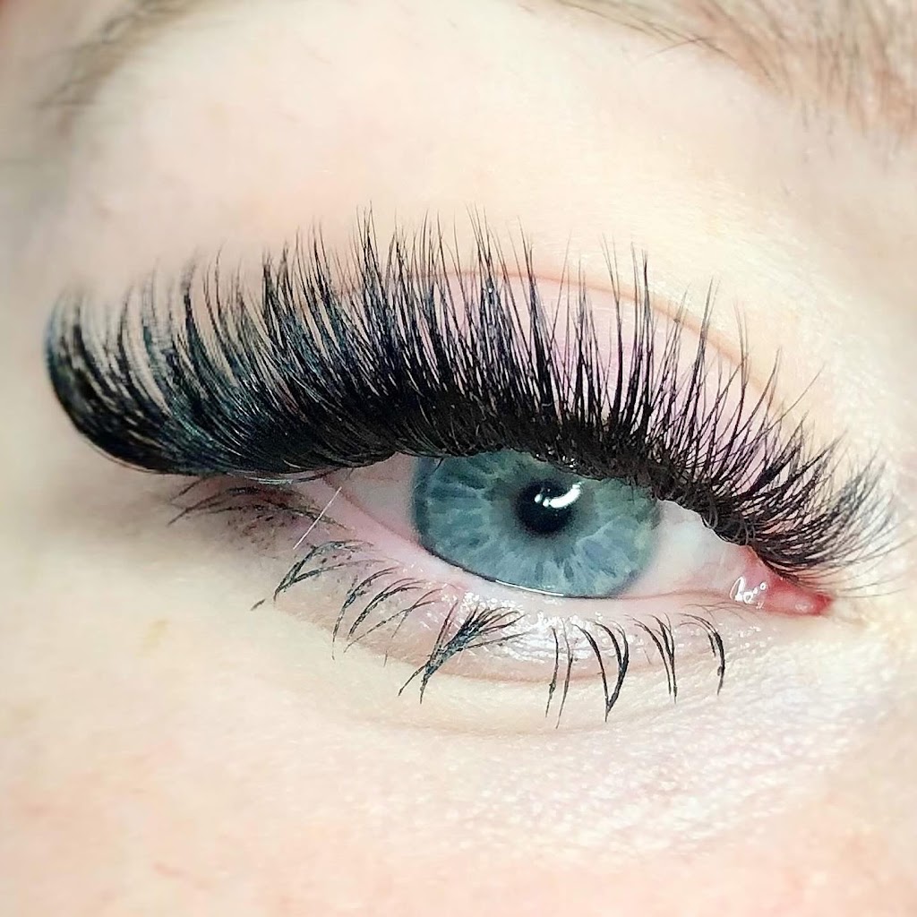 The Lash Hutt | 37 Tulloch St, Dalyston VIC 3992, Australia | Phone: 0498 622 040