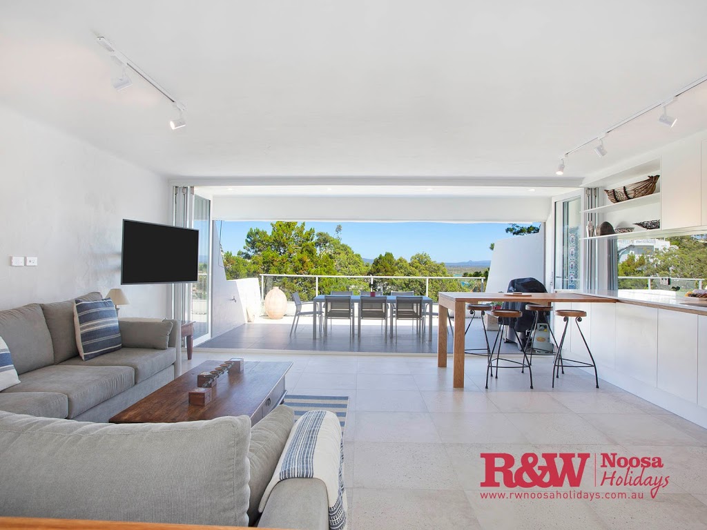 Noosa Views Apartment 4 - RW Noosa Holidays | 33 Noosa Dr, Noosa Heads QLD 4567, Australia | Phone: (07) 5448 0966