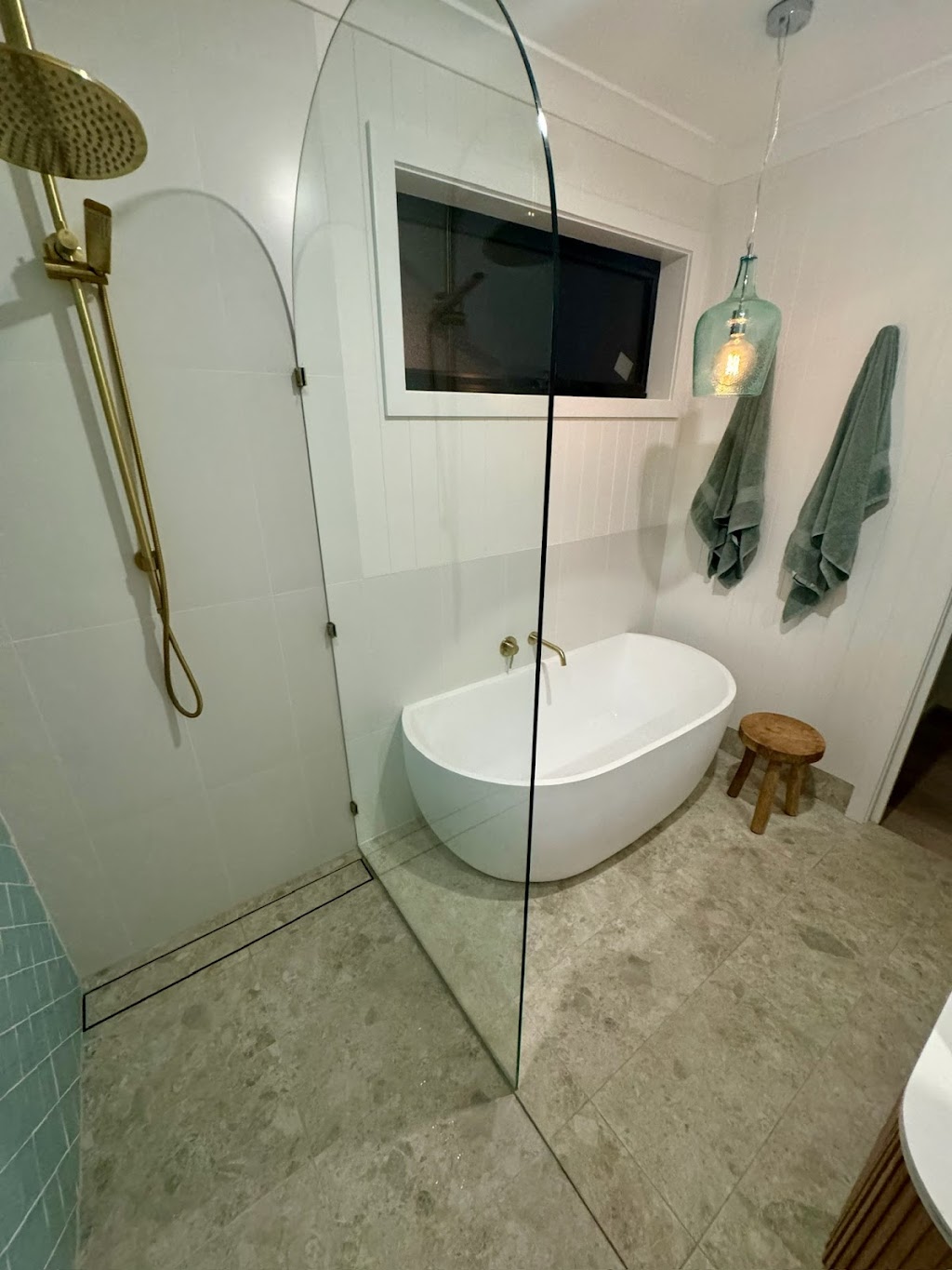 Miliva Bathrooms | 8 Blacksmith St, Cliftleigh NSW 2282, Australia | Phone: 0447 963 522