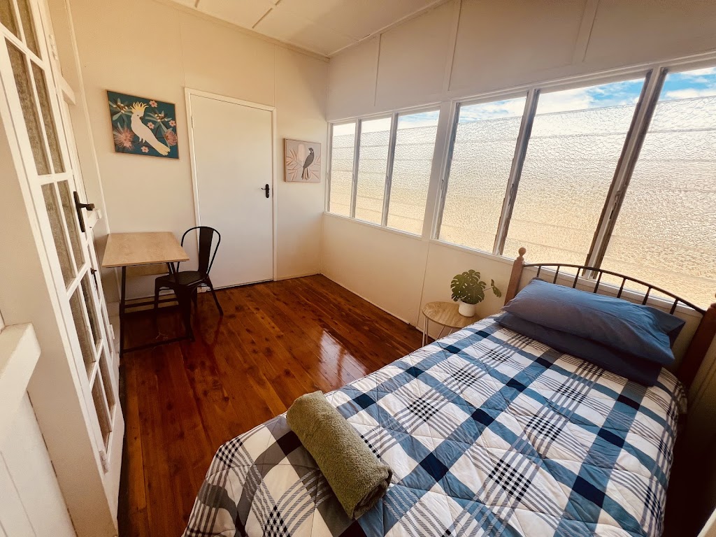 Bottle Tree Cottage | 33 Wicks St, Cunnamulla QLD 4490, Australia | Phone: 0414 760 941