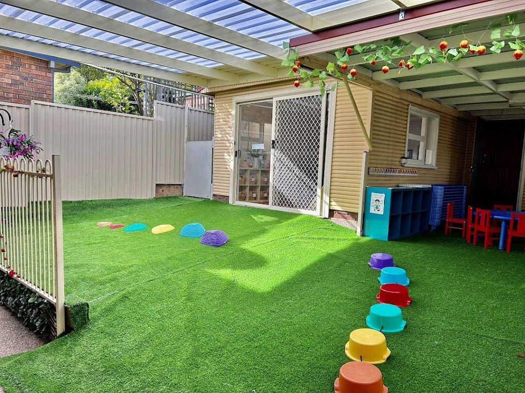 Bright Future Childcare | 52 Coronation Rd, Baulkham Hills NSW 2153, Australia | Phone: (02) 8850 6475