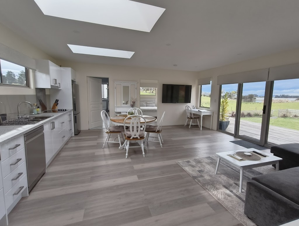 Clifton Beach Villa | 189 Clifton Beach Rd, Clifton Beach TAS 7020, Australia | Phone: 0477 938 232