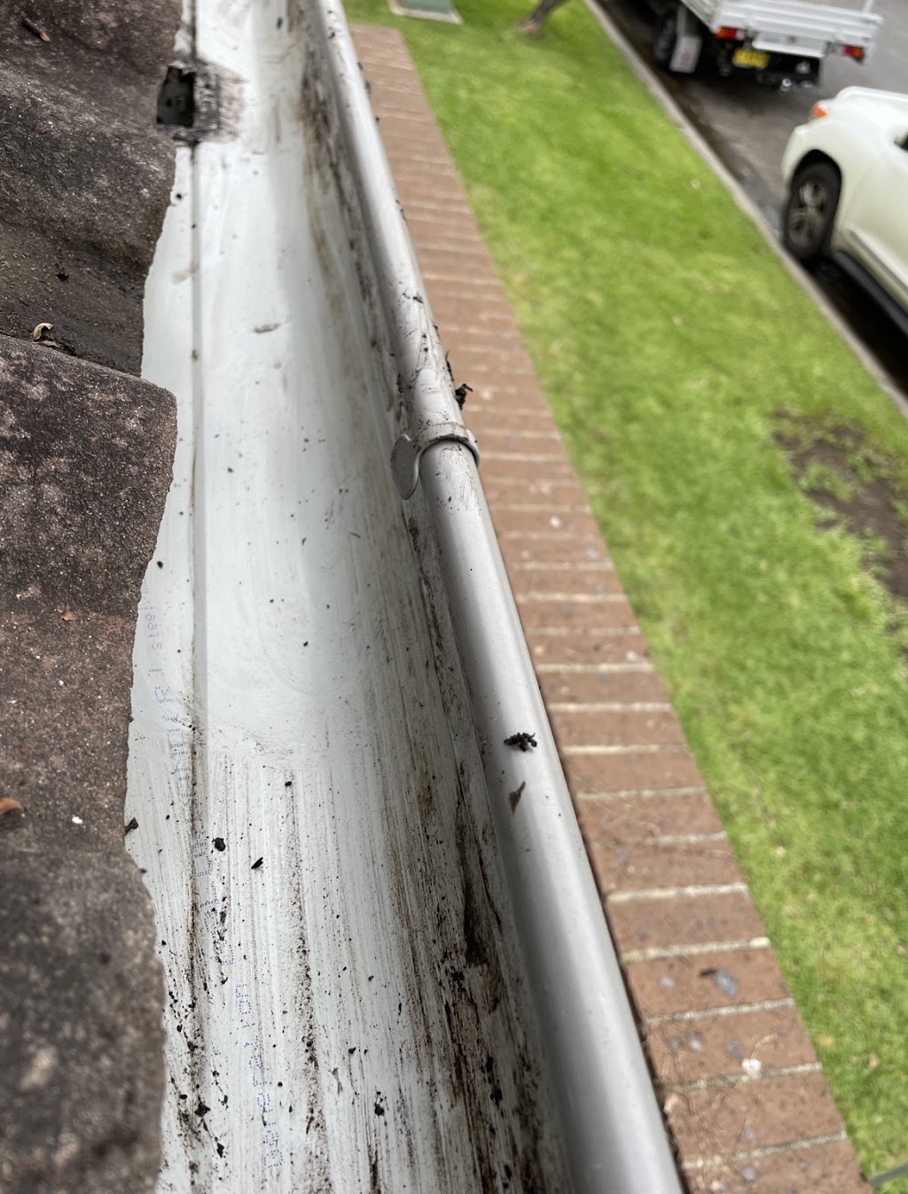 Blown Away Gutter Cleaning |  | 2/6 Wickfield Cct, Ambarvale NSW 2560, Australia | 0431823533 OR +61 431 823 533
