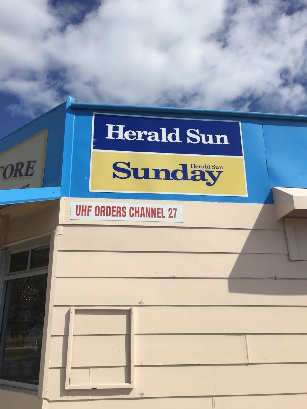 Heyfield Corner Store | store | 45 Mary St, Heyfield VIC 3858, Australia | 0351482981 OR +61 3 5148 2981