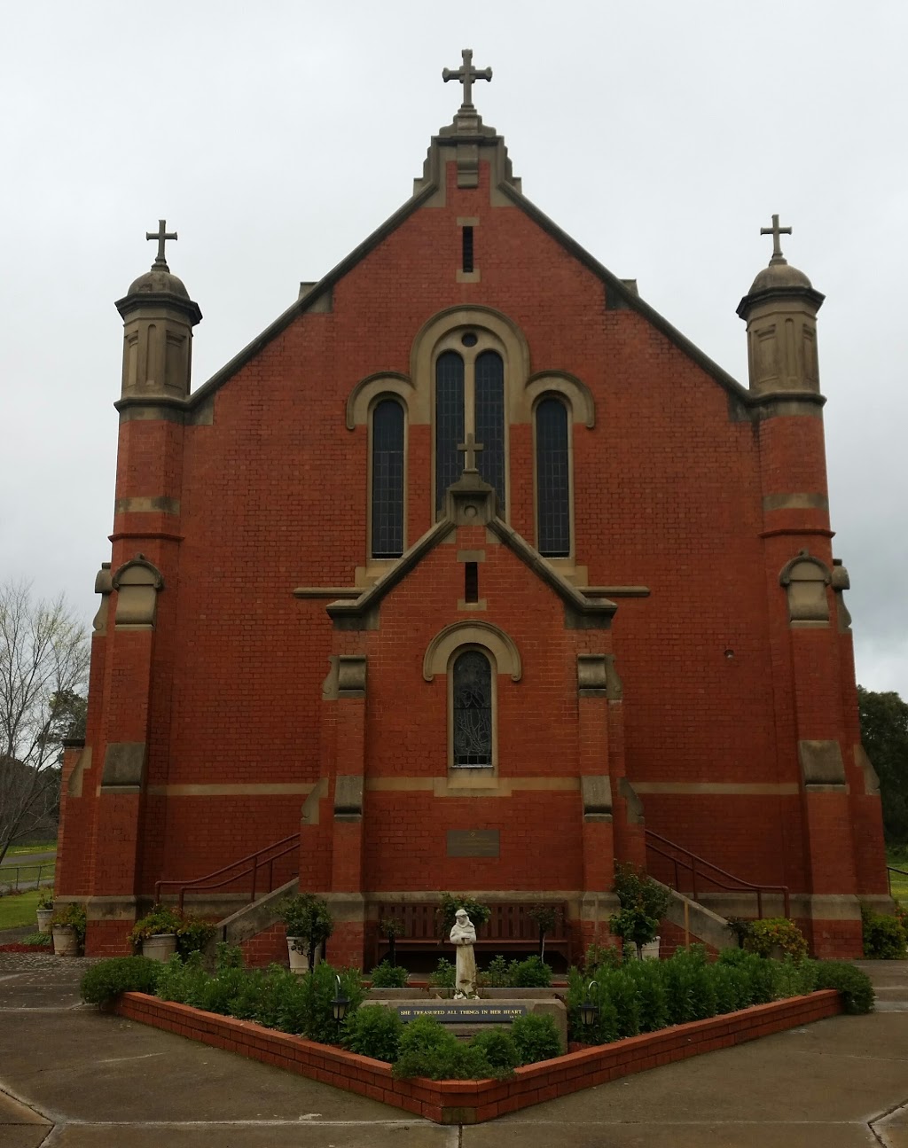 Mary Help of Christians Catholic Church | Pohlman St, Heathcote VIC 3523, Australia | Phone: (03) 5433 2030