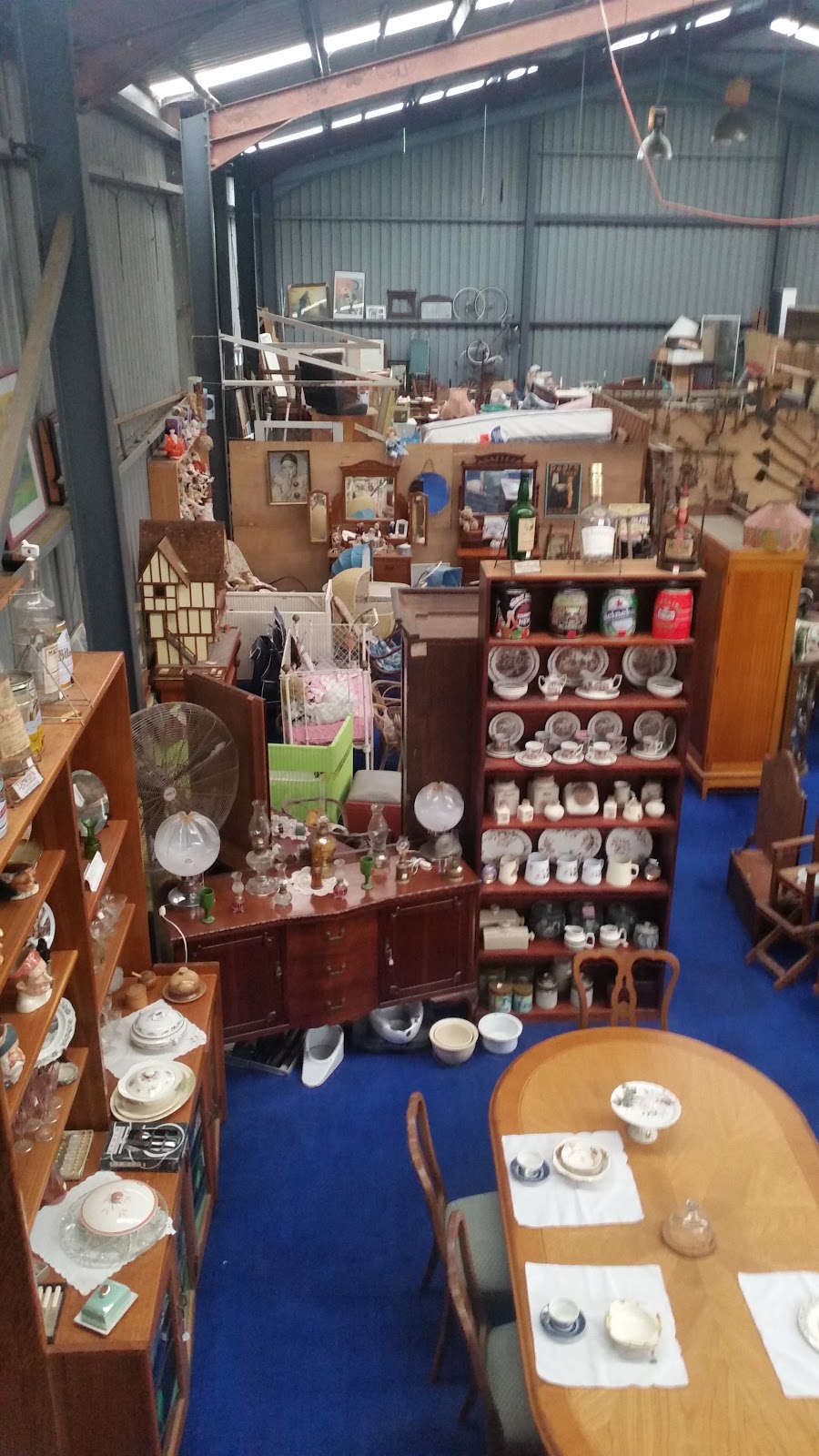 Sparkles Antiques & Rare Collectables | furniture store | 2 Ken Howard Cres, Nambucca Heads NSW 2448, Australia | 0448635385 OR +61 448 635 385