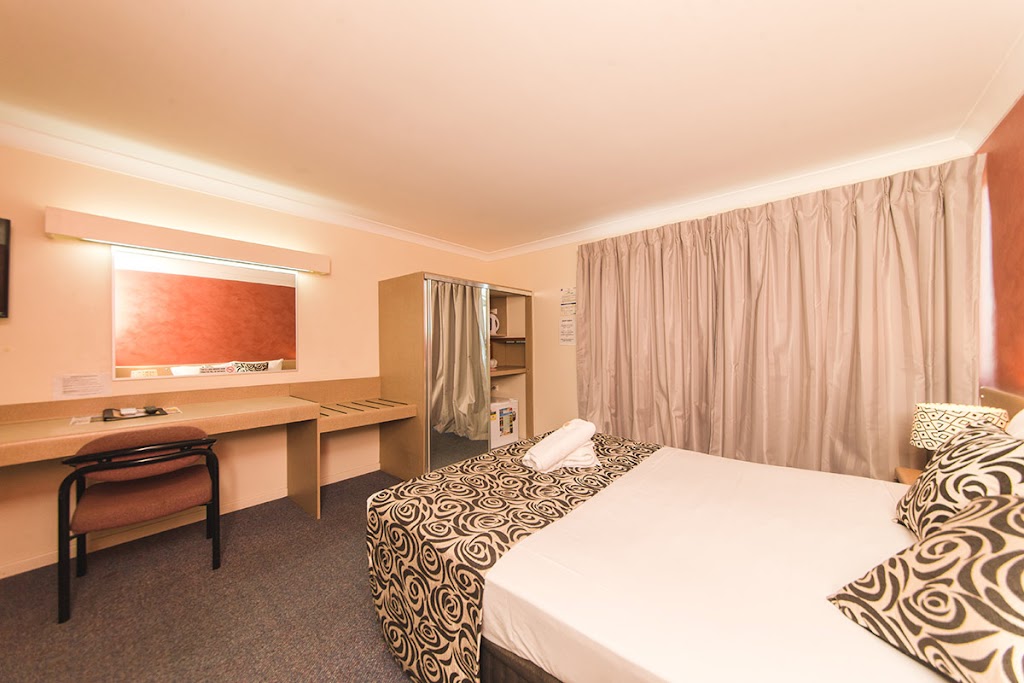 Hampton Villa Motel | 29 Alma St, Rockhampton City QLD 4700, Australia | Phone: (07) 4927 7433