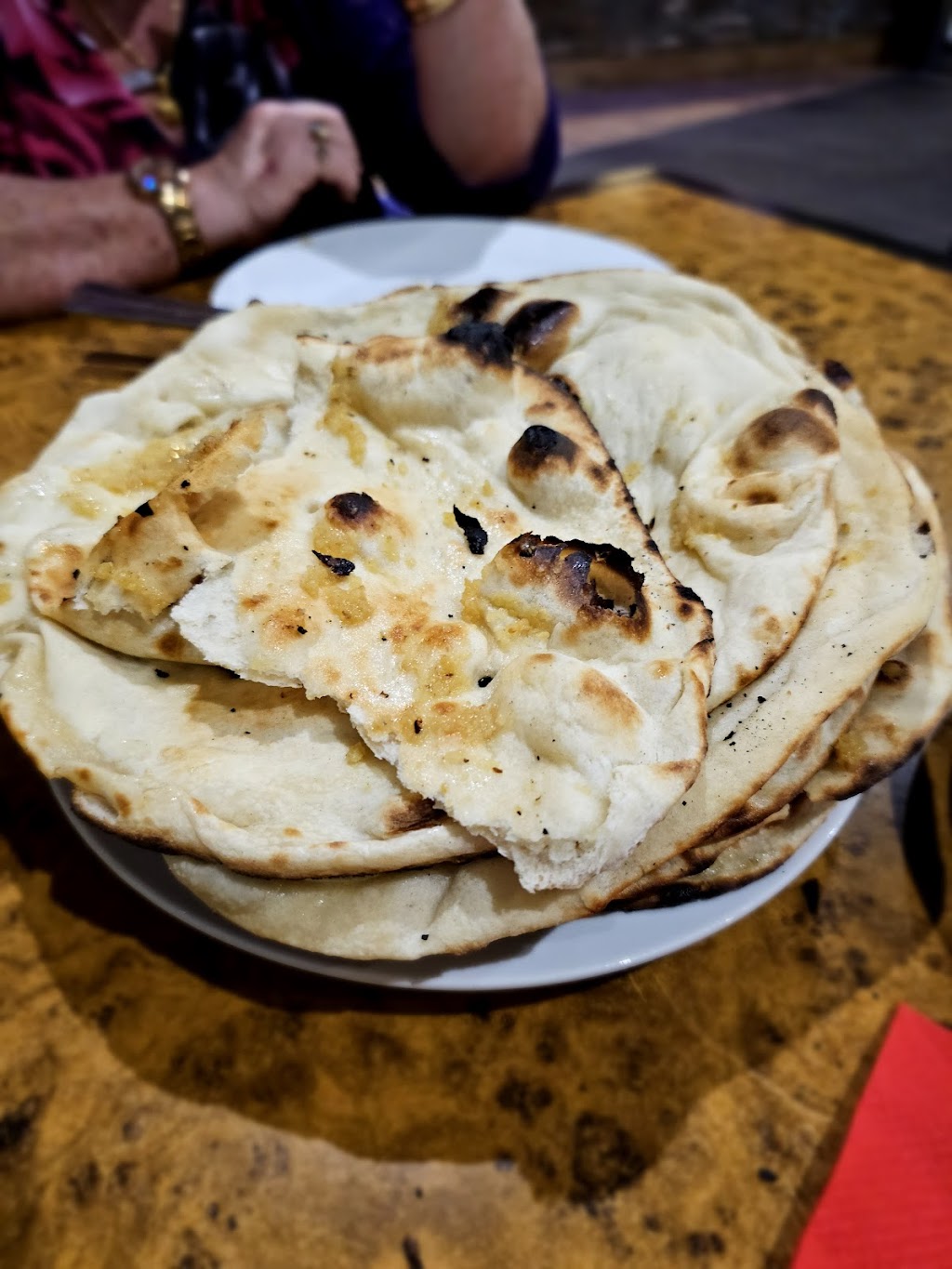 Cafe Kuma Indian Restaurant | 4 Marina Promenade, Paradise Point QLD 4216, Australia | Phone: 0424 473 448