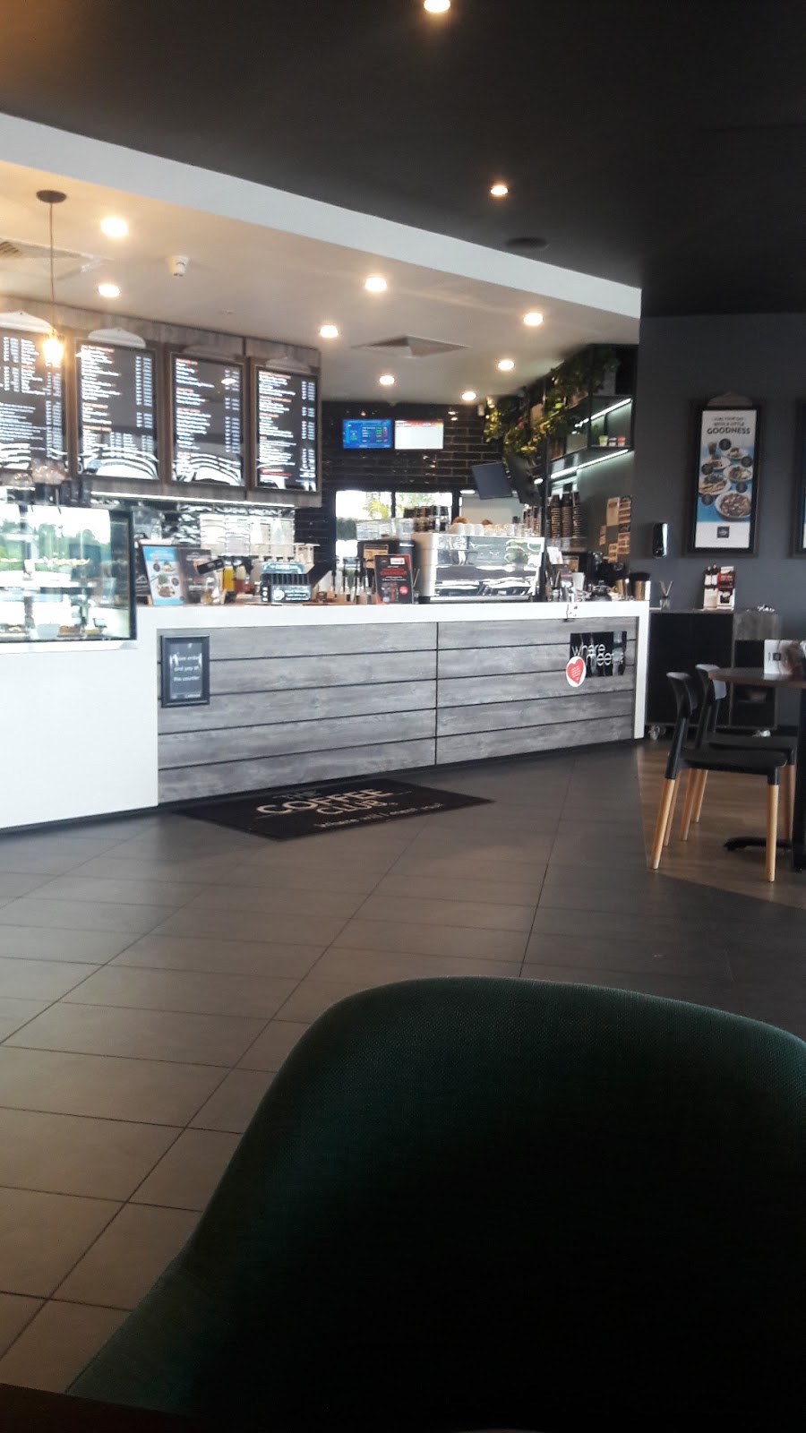The Coffee Club Café - Carrara Drive Thru | cafe | 1 Chisholm Rd, Carrara QLD 4211, Australia | 0755021300 OR +61 7 5502 1300