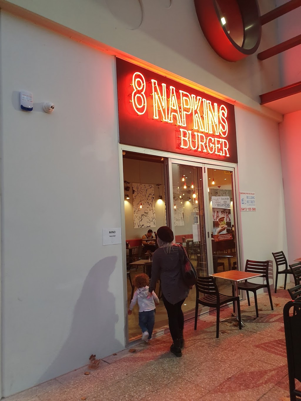 8 napkins burger | restaurant | 13/42 Main St, Ellenbrook WA 6069, Australia | 0892969440 OR +61 8 9296 9440