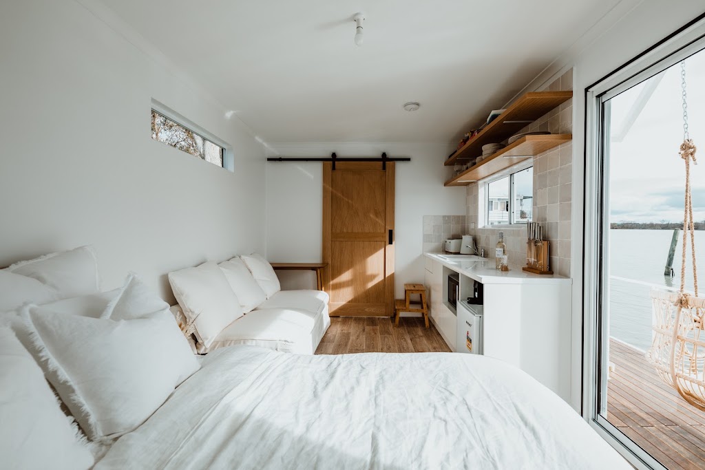 The Floathouse | Riverglen Dr, White Sands SA 5253, Australia | Phone: 0423 320 166