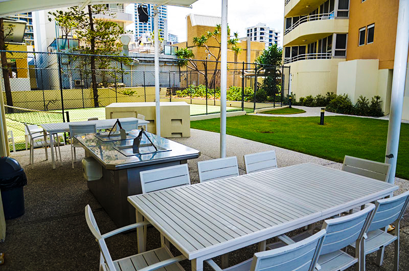 Zenith Oceanfront Apartments | lodging | 20 Esplanade, Surfers Paradise QLD 4217, Australia | 0755276045 OR +61 7 5527 6045